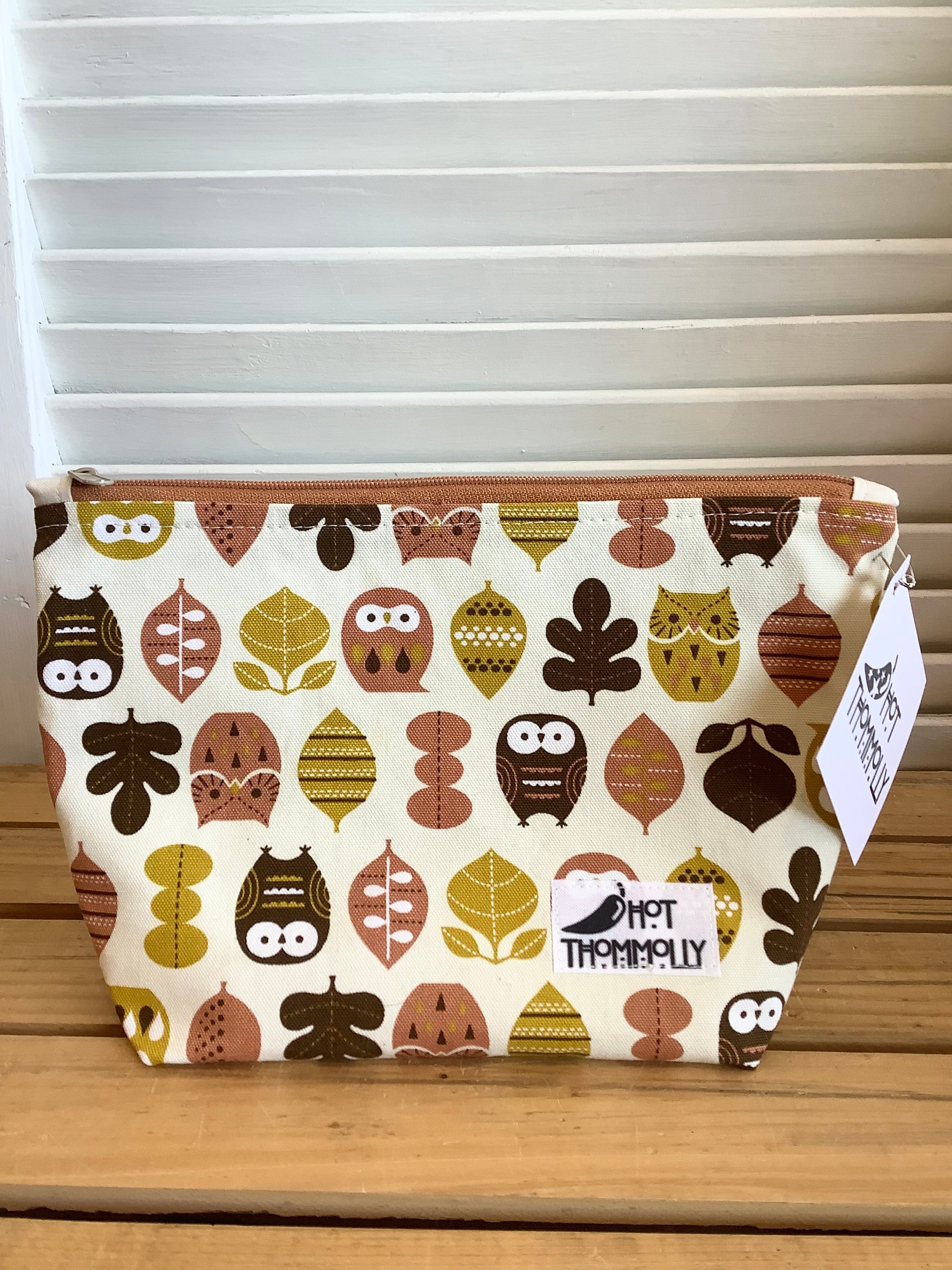 Zipper Pouches from Hot Thommolly - Med Cream Owls