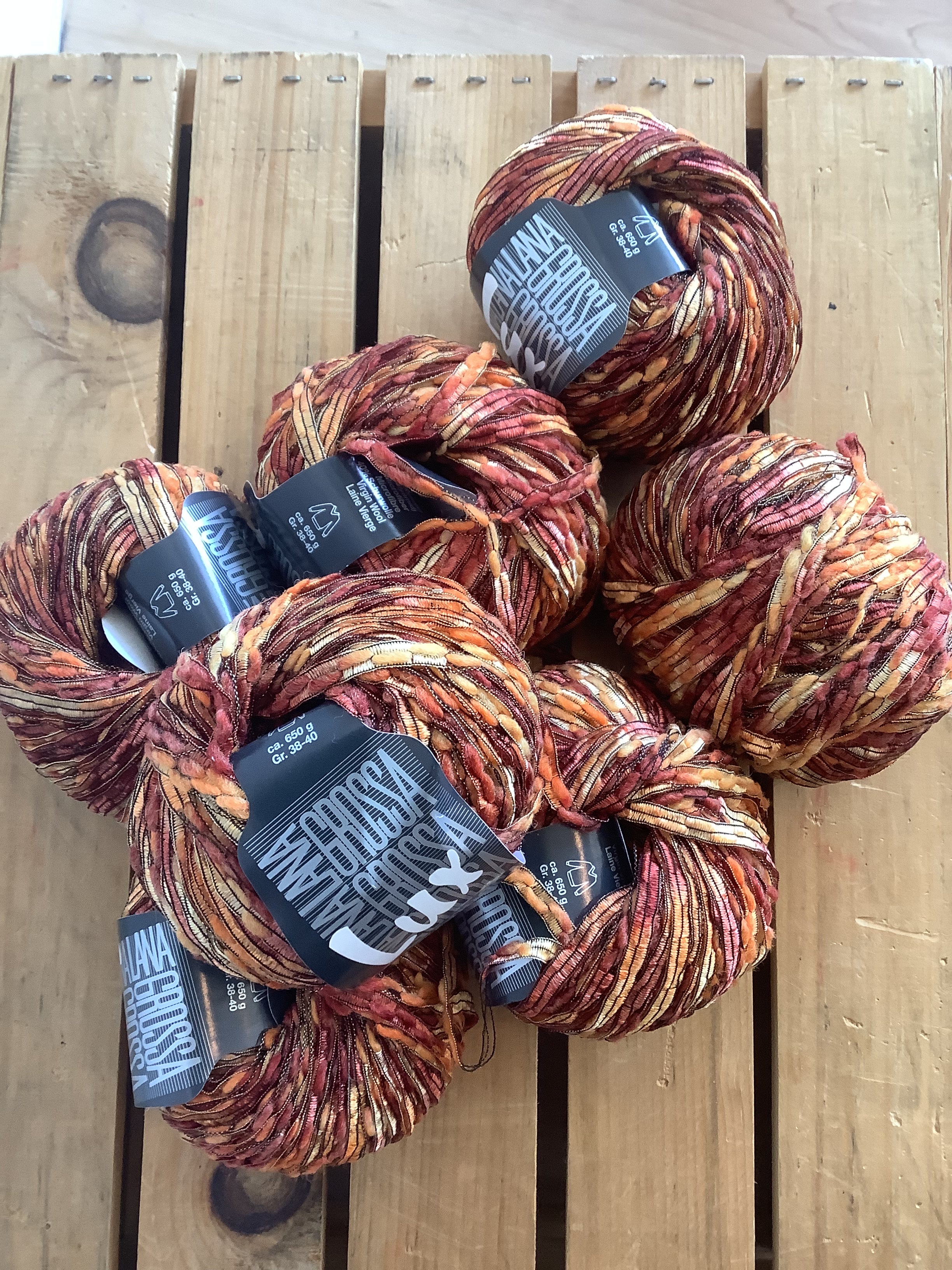 Lana Grossa Lux Color: 011 Lot: 23939