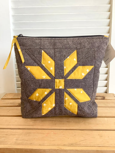 Snowflake Yellow - Paper Pieced zipper bag from Hot Thommolly