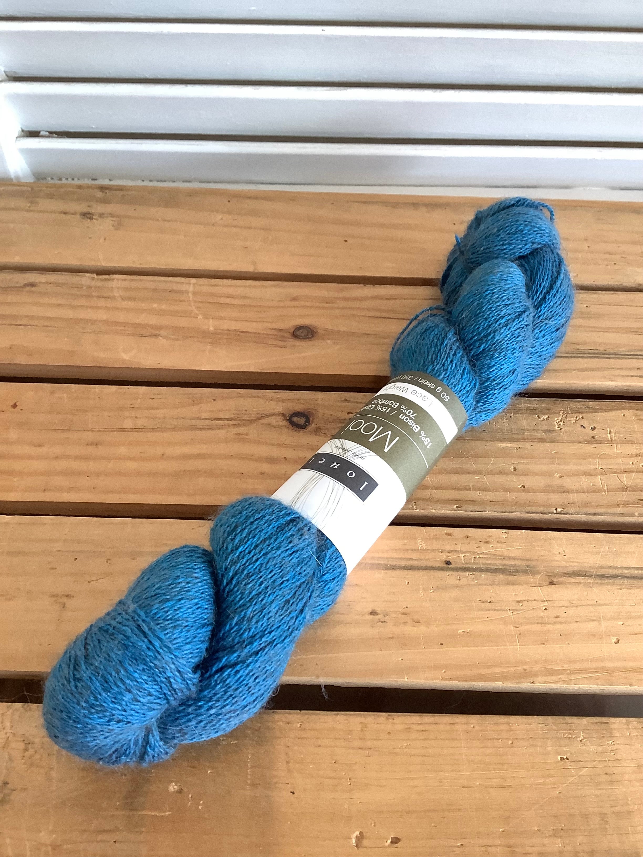 Louet Mooi Color: Azure Lot: 10