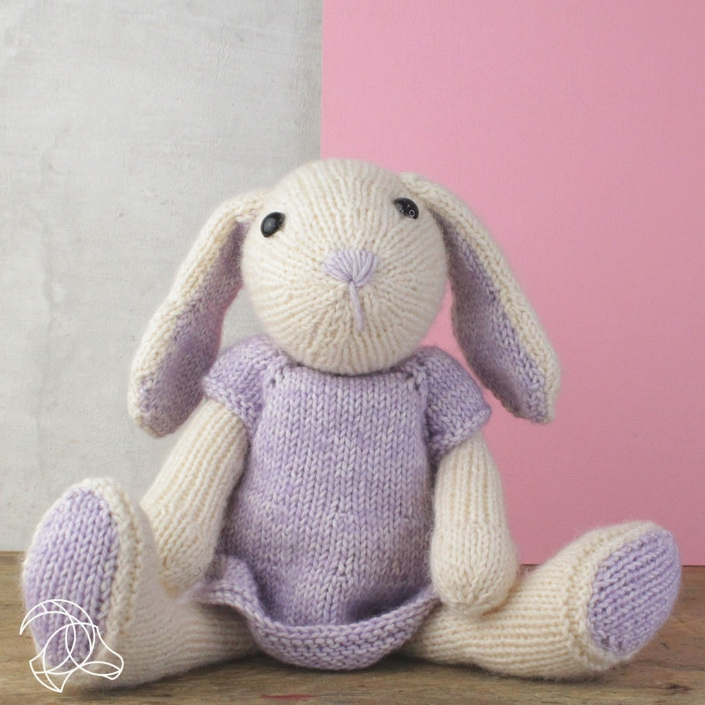 Chloe Hare - Knitting kit