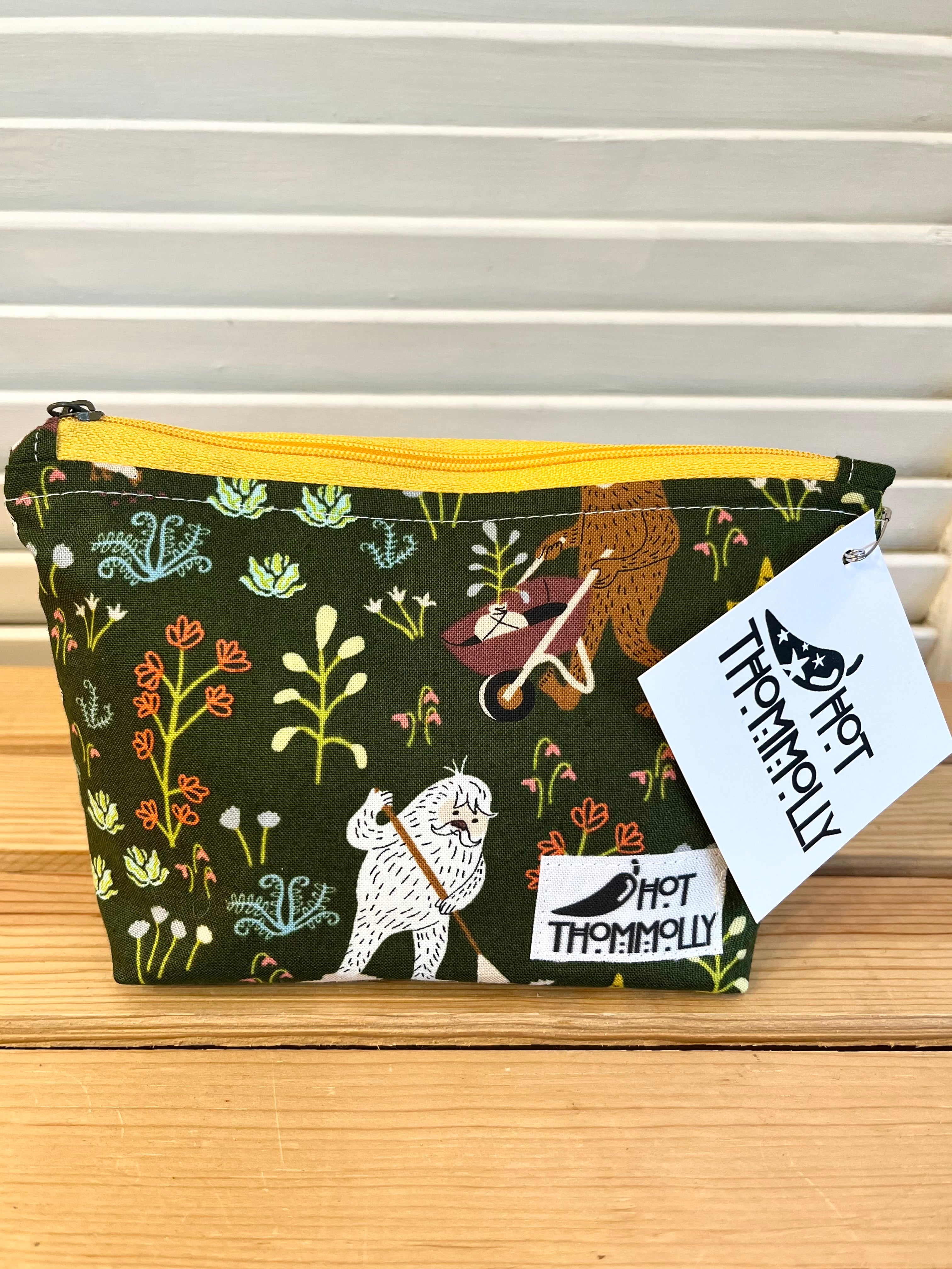 Zipper Pouches from Hot Thommolly