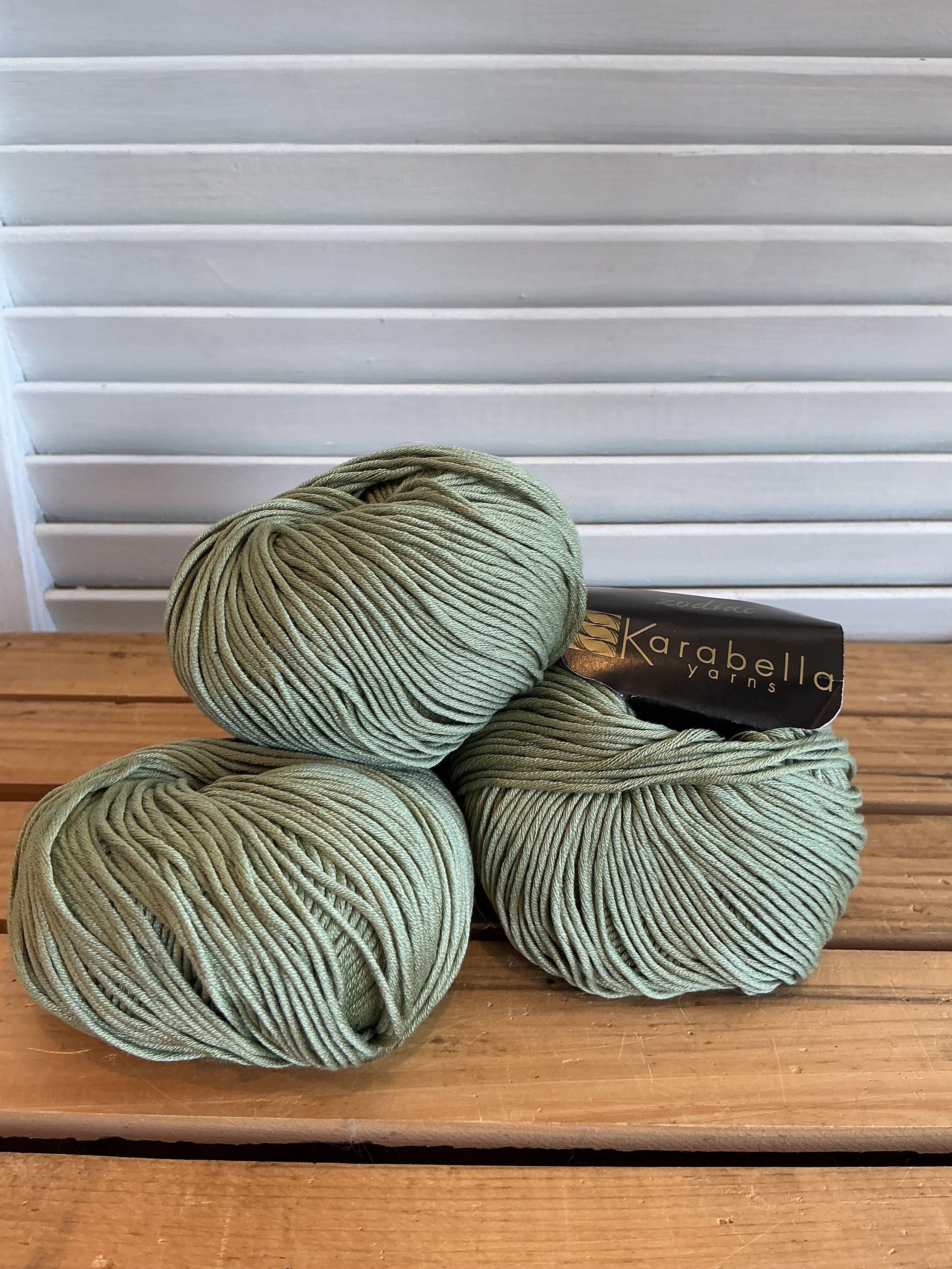 Karabella Yarns Zodiac Color: 413 Lot: 9705