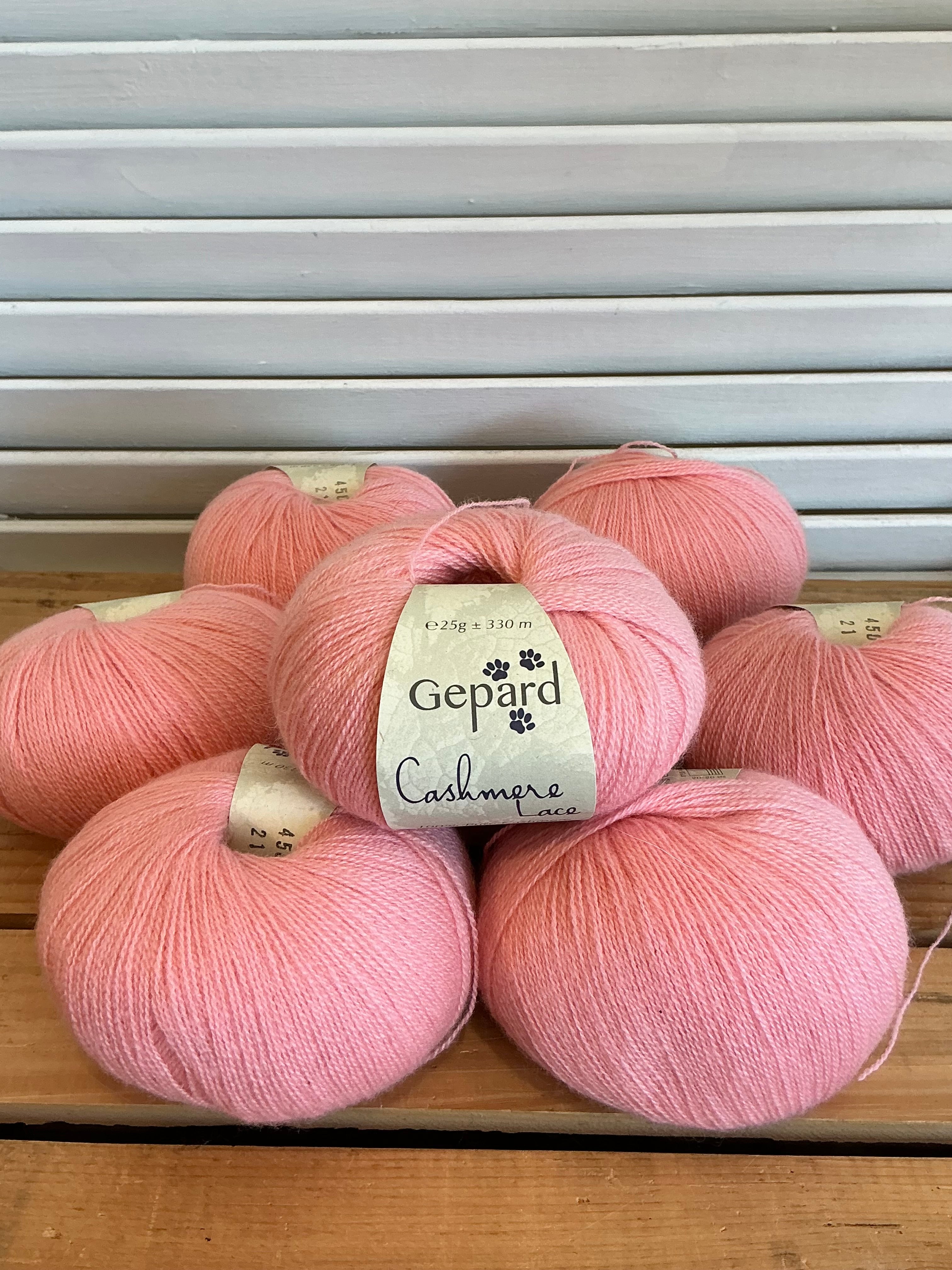 Gepard Cashmere Lace Color: 450 Lot: 21