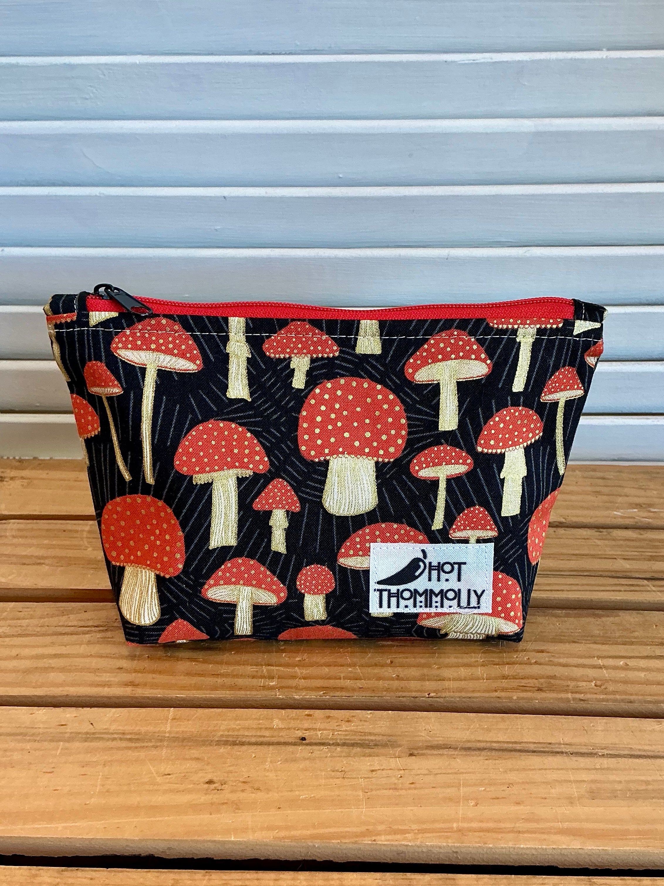 Zipper Pouches from Hot Thommolly