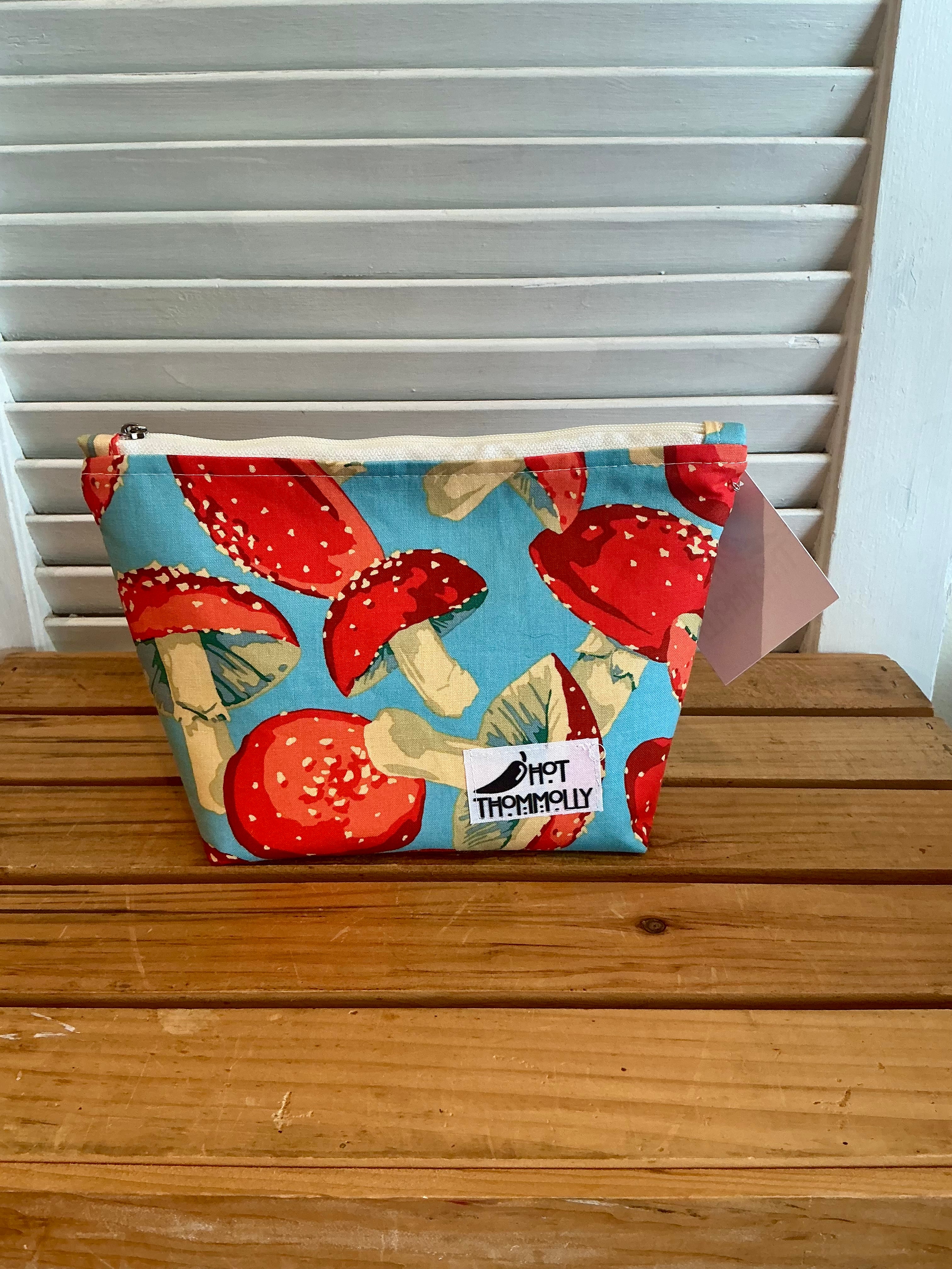 Zipper Pouches from Hot Thommolly