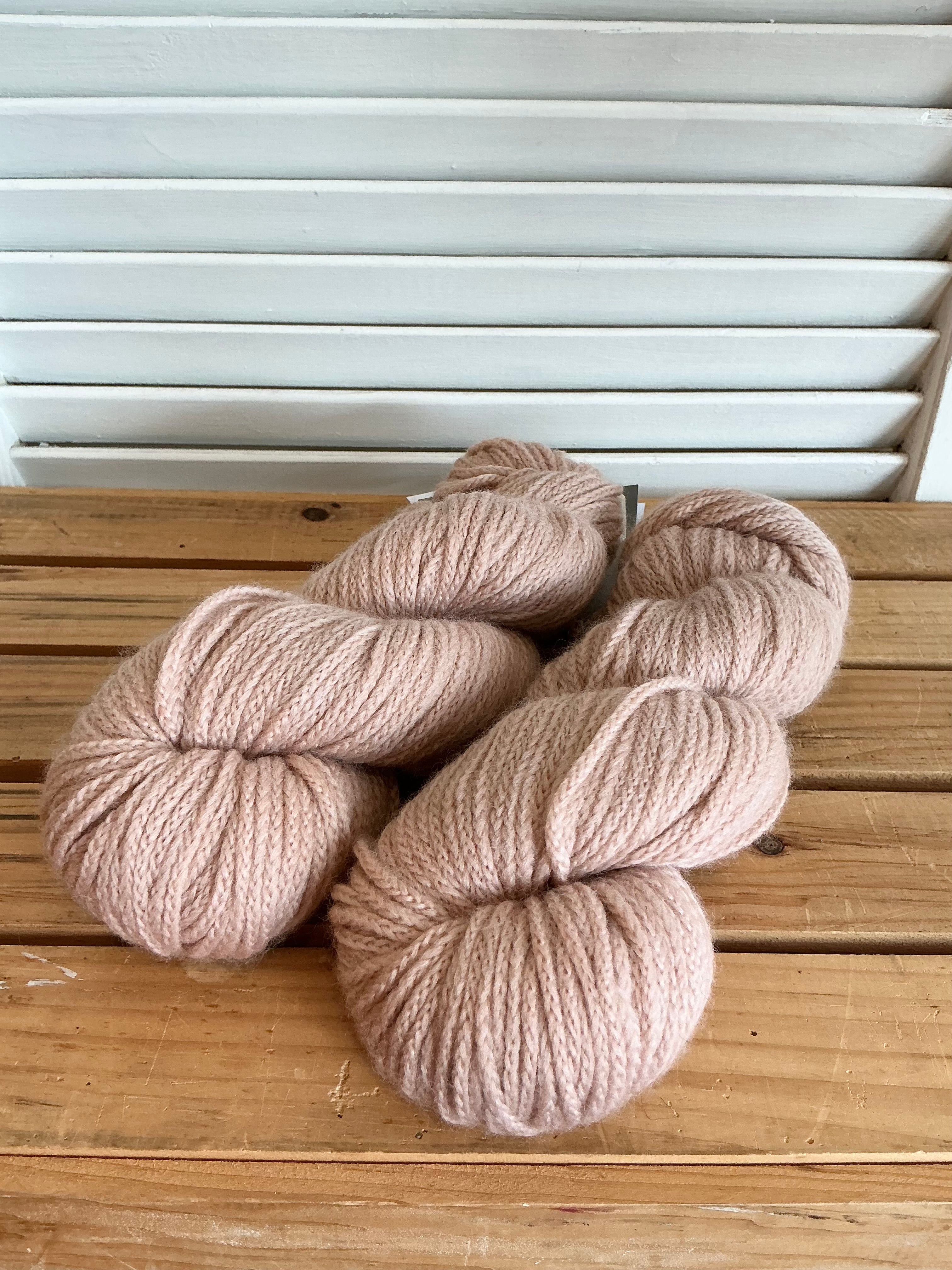 Woolfolk Far Color: 28 Lot: 212334