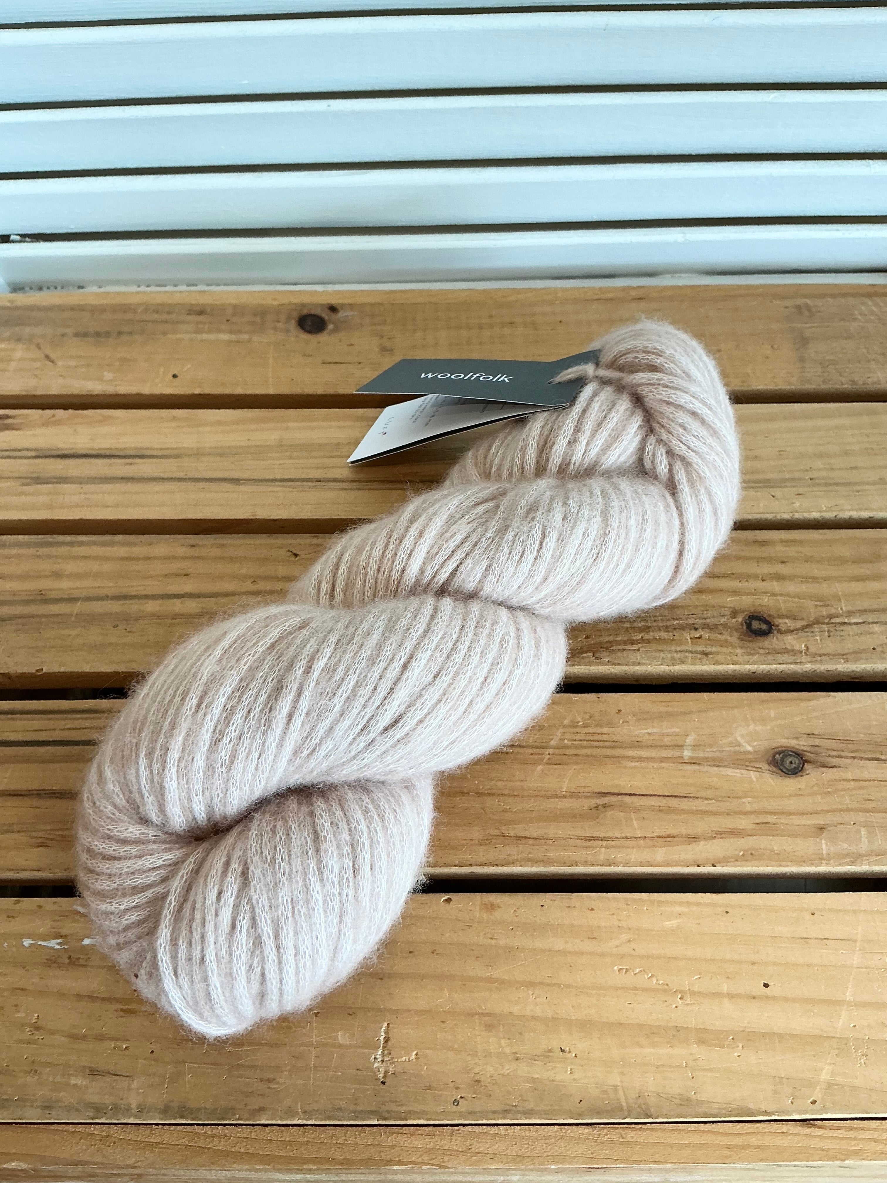 Woolfolk Luft Color: L14 Lot: 297226