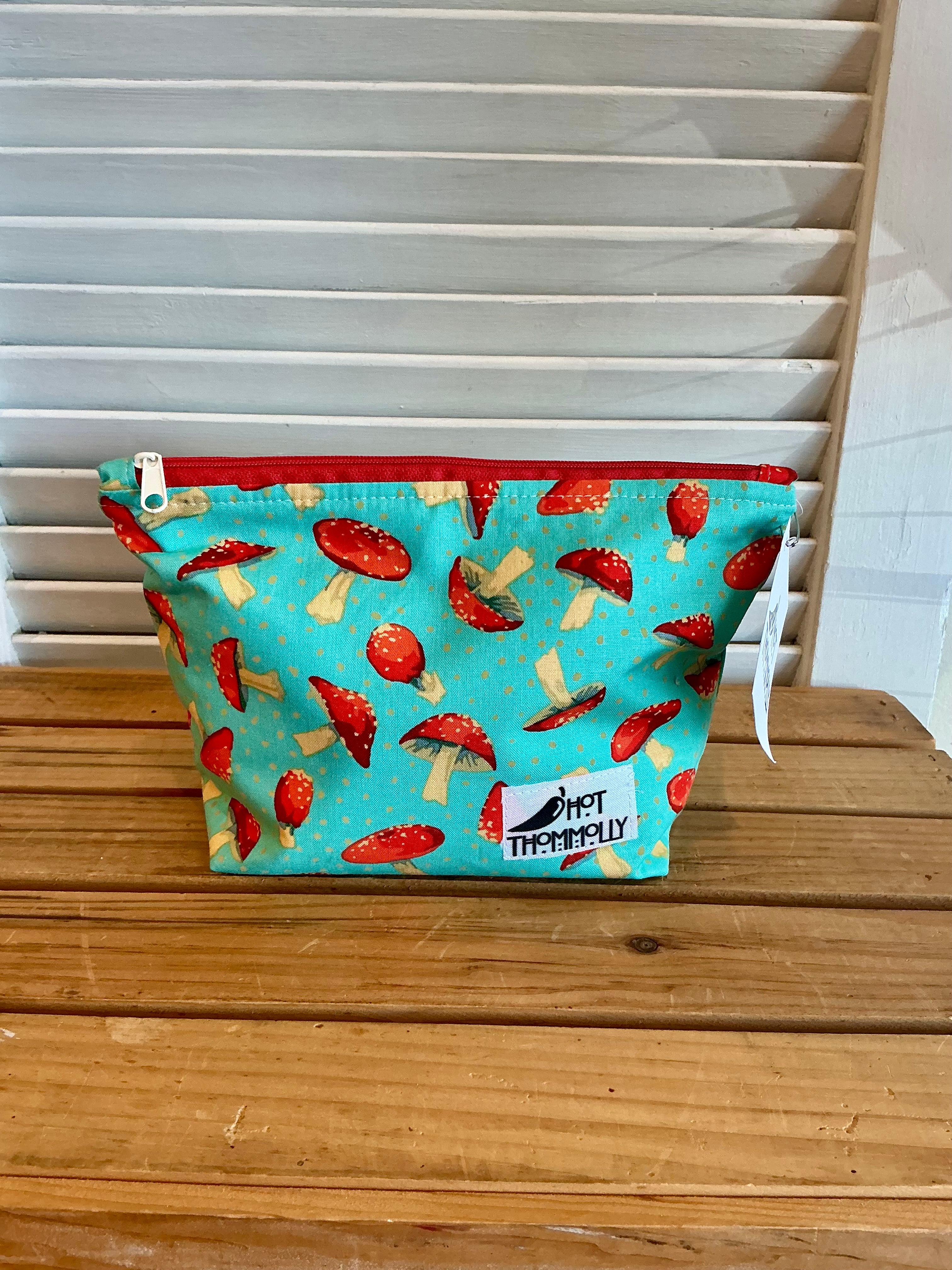 Zipper Pouches from Hot Thommolly