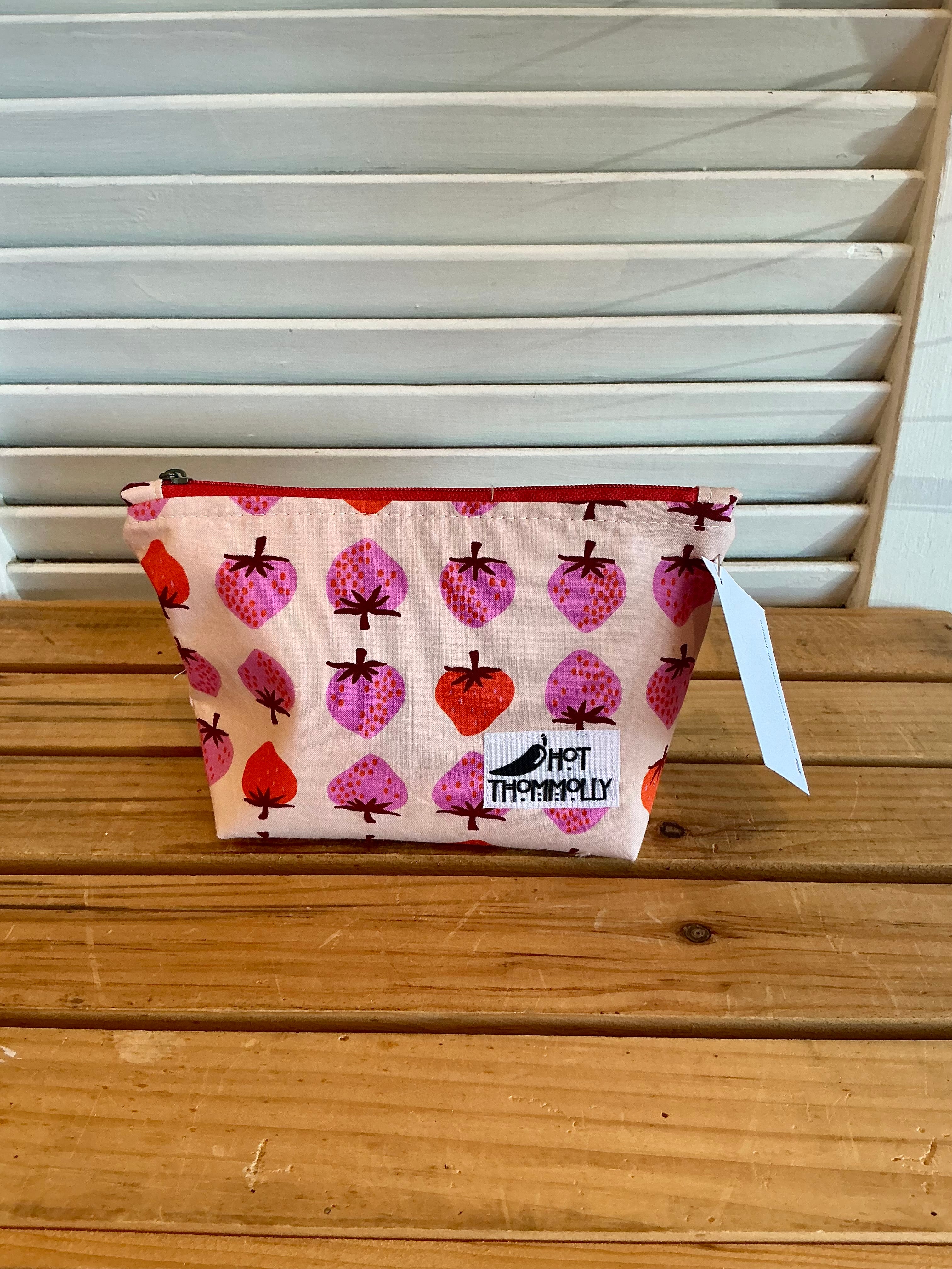 Zipper Pouches from Hot Thommolly