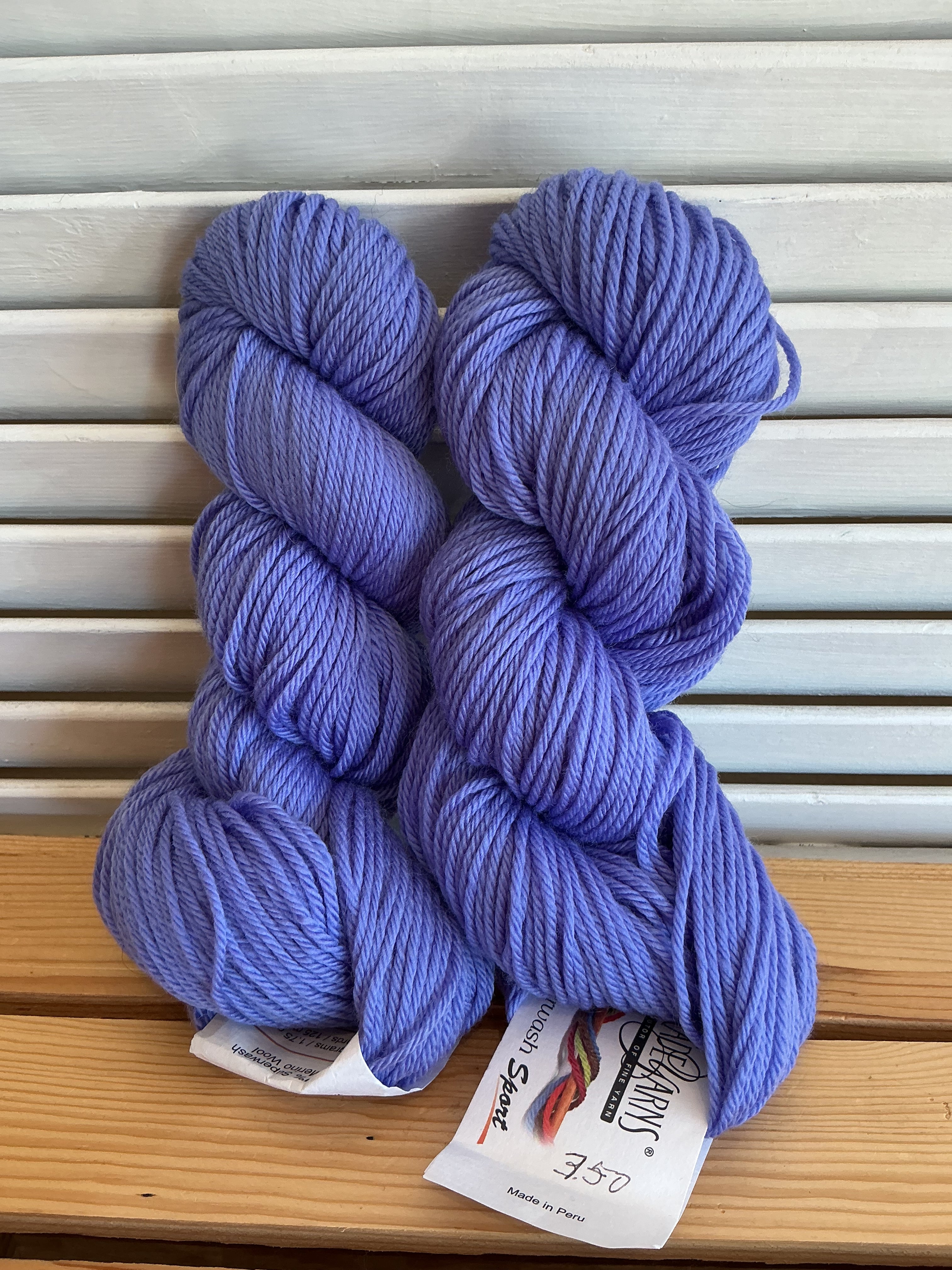 Cascade 220 Superwash Sport Color: 844 Lot: 4210