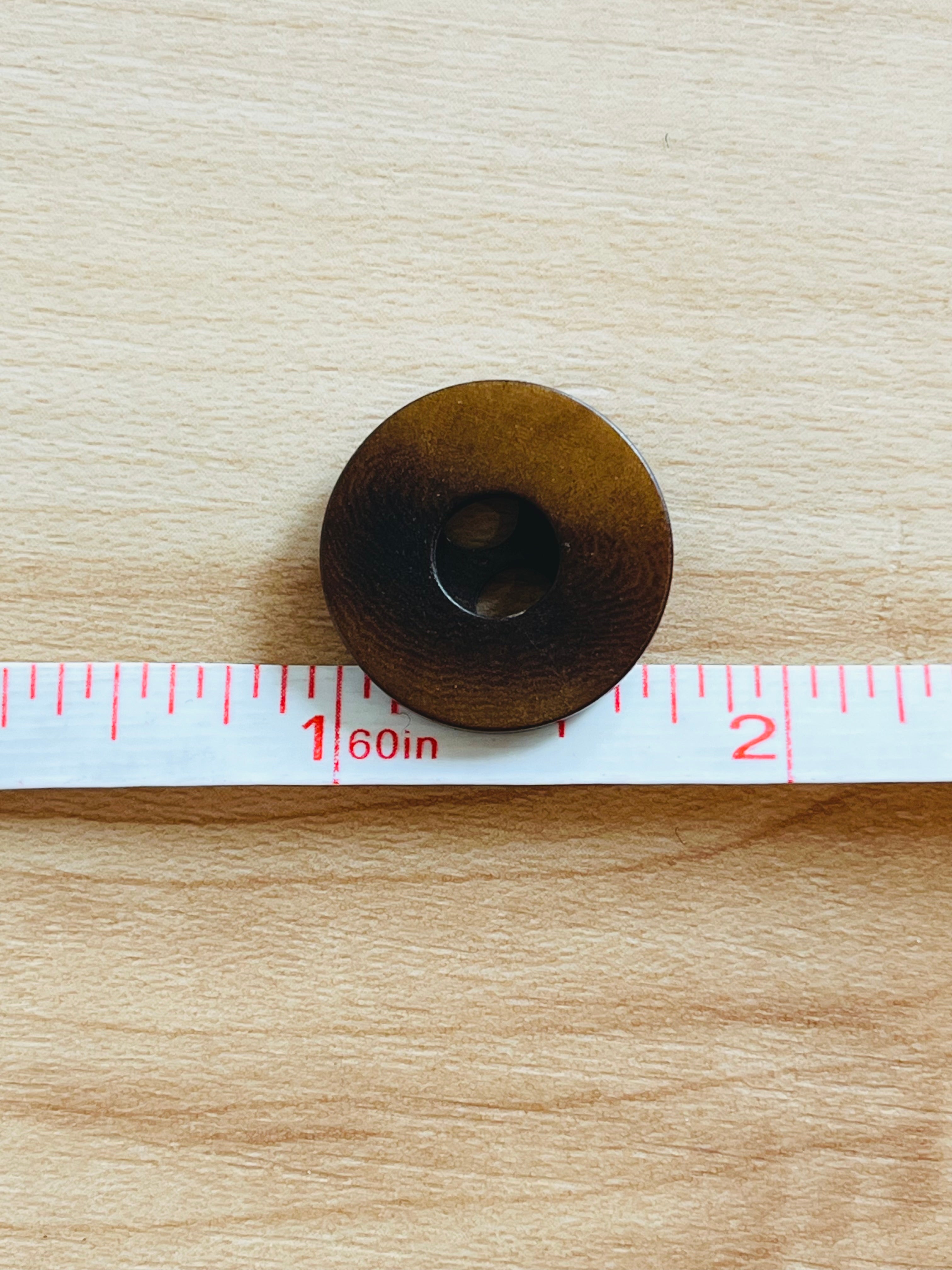 Button Intrigue Brown Round Corozo nut