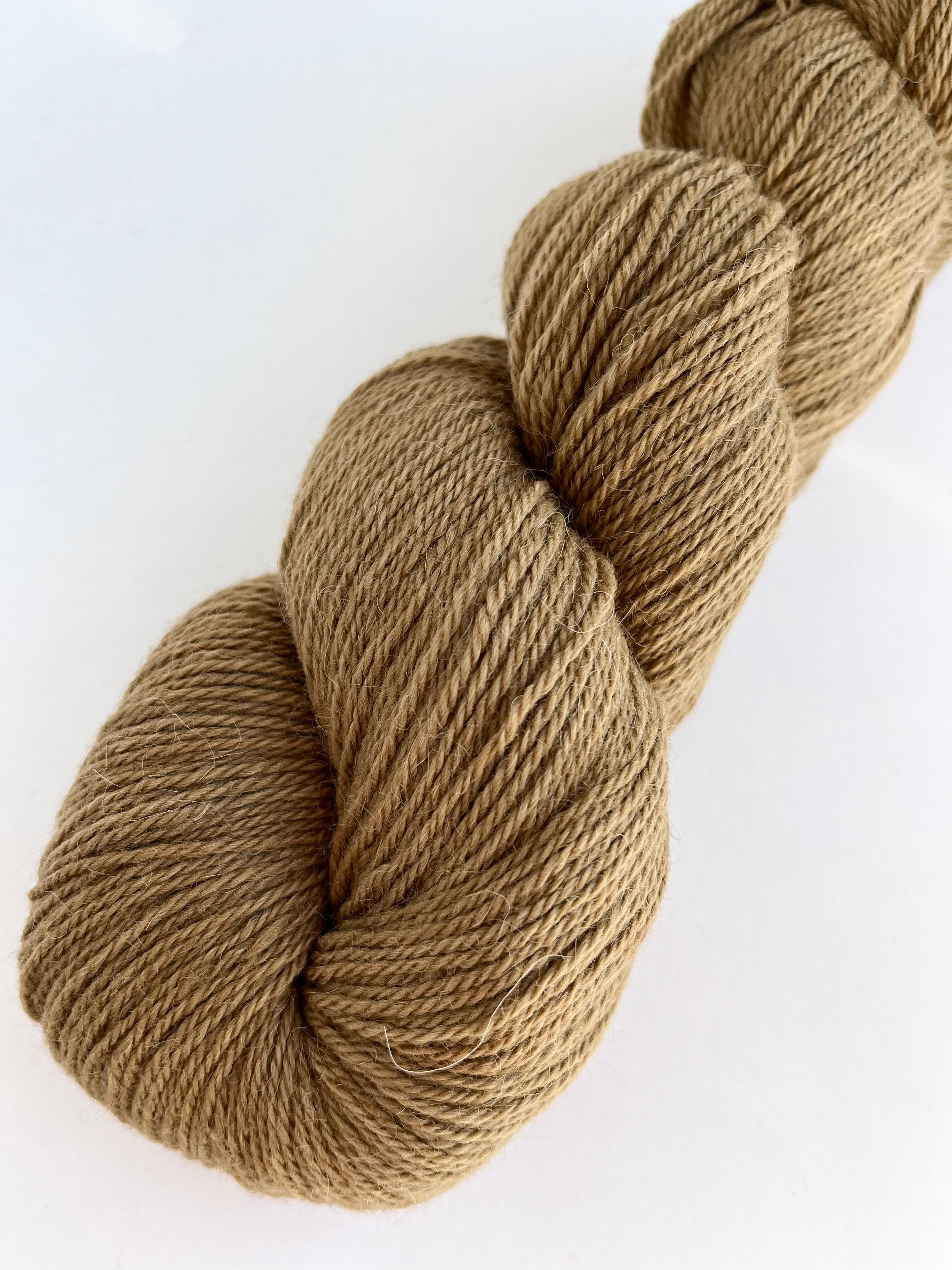 Dark Oak - The Fingering yarn from Kinua