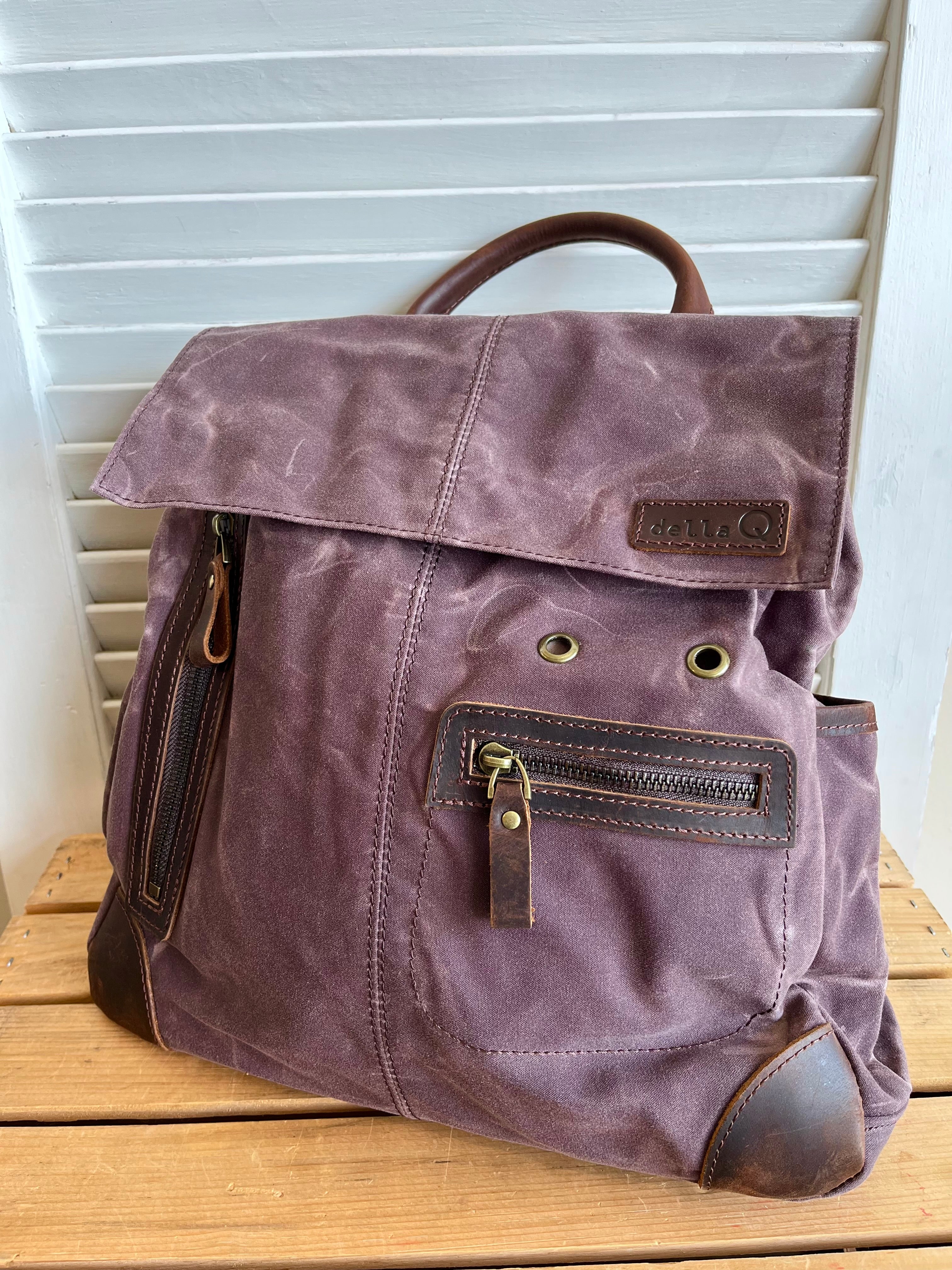 Maker's Midi Backpack from Della Q