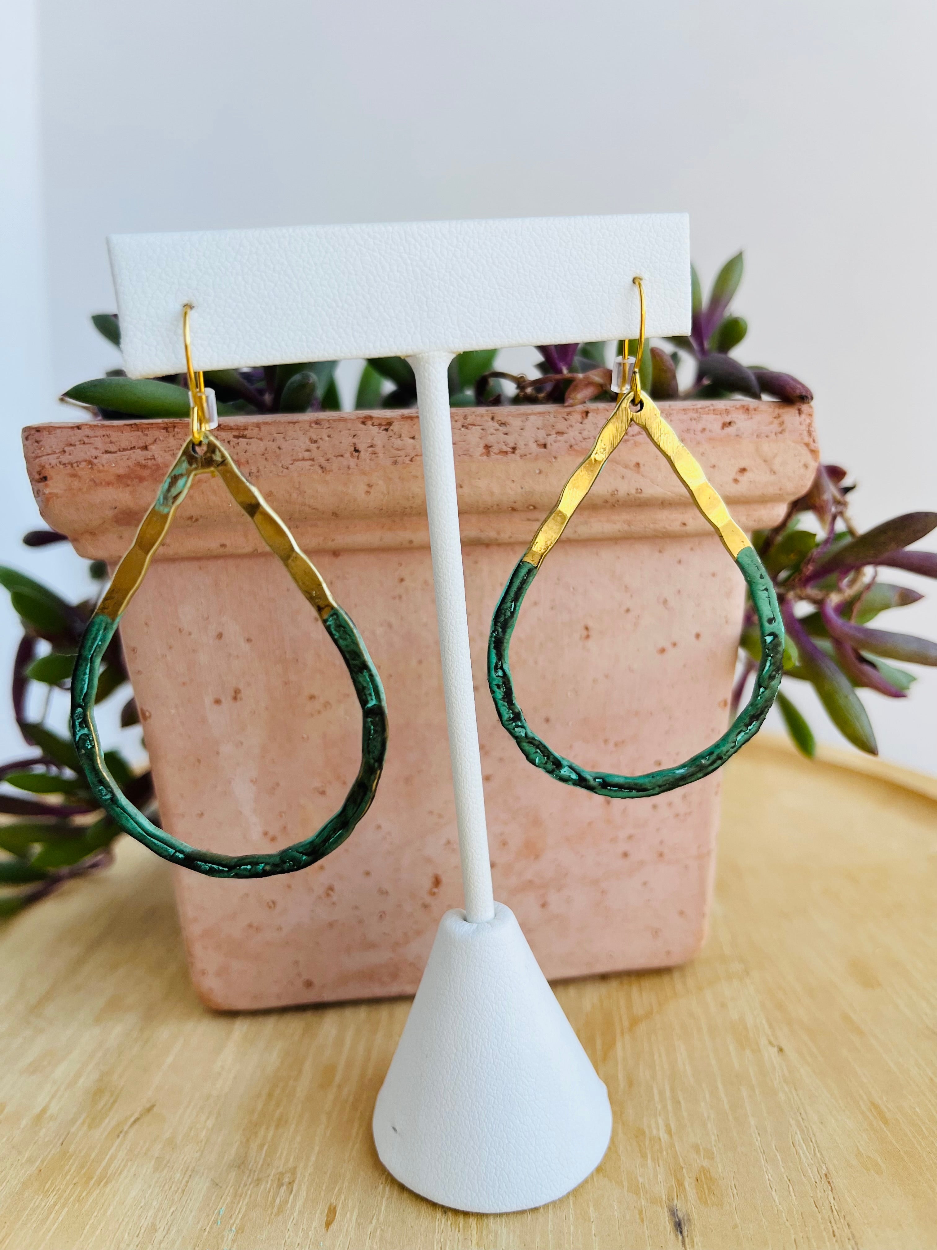 Drop & Dangle earrings