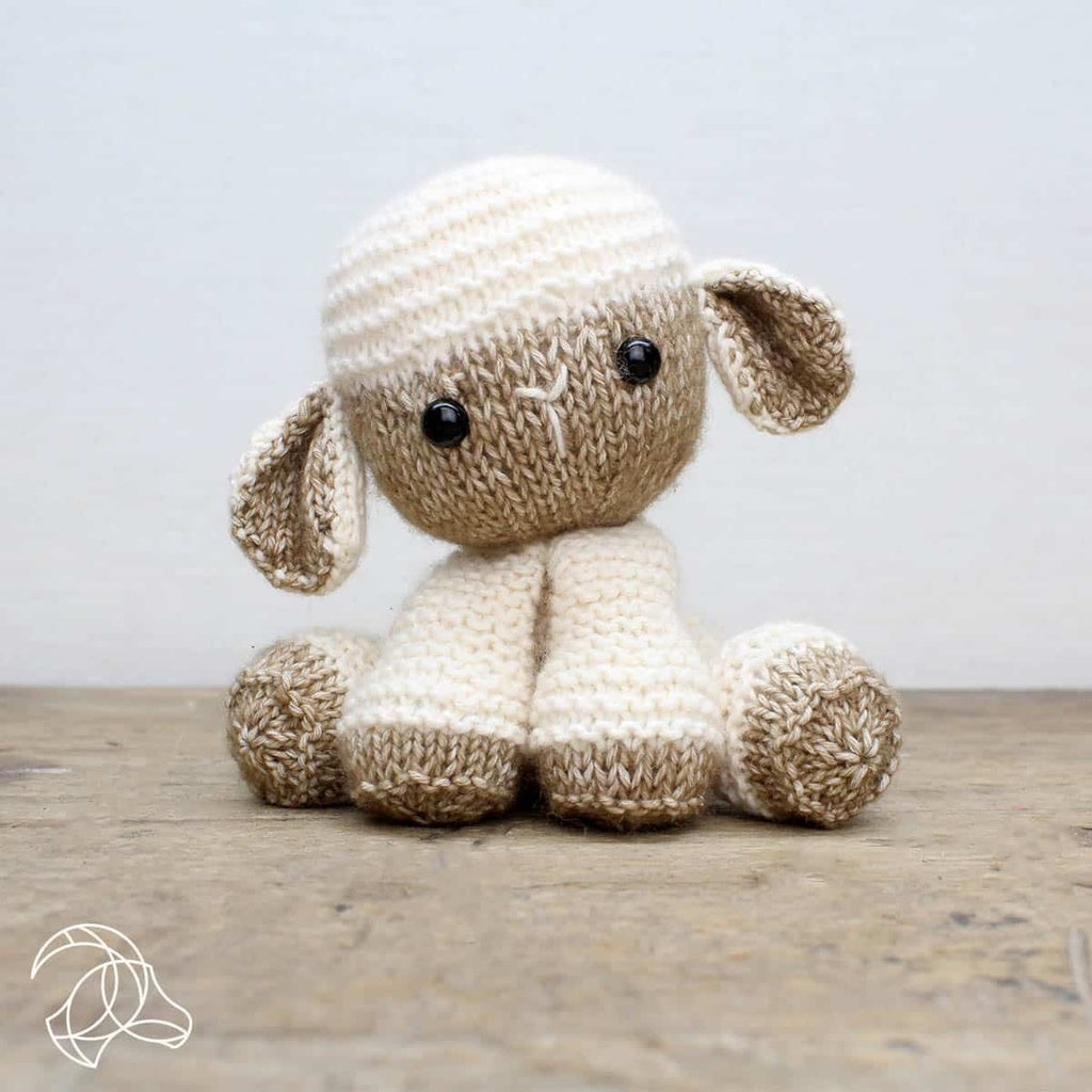 Lore Lamb - Knitting kit