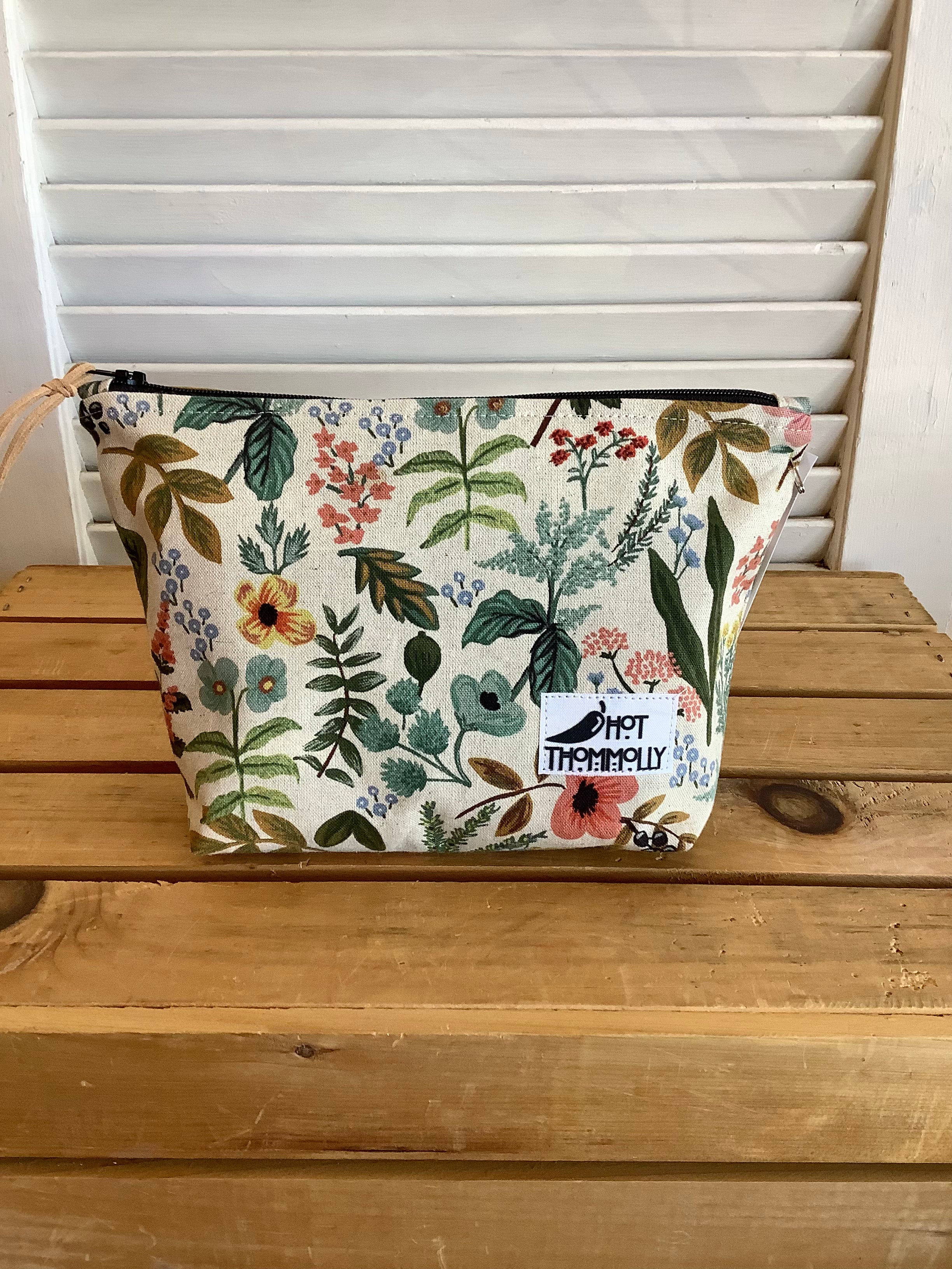 Zipper Pouch from Hot Thommolly